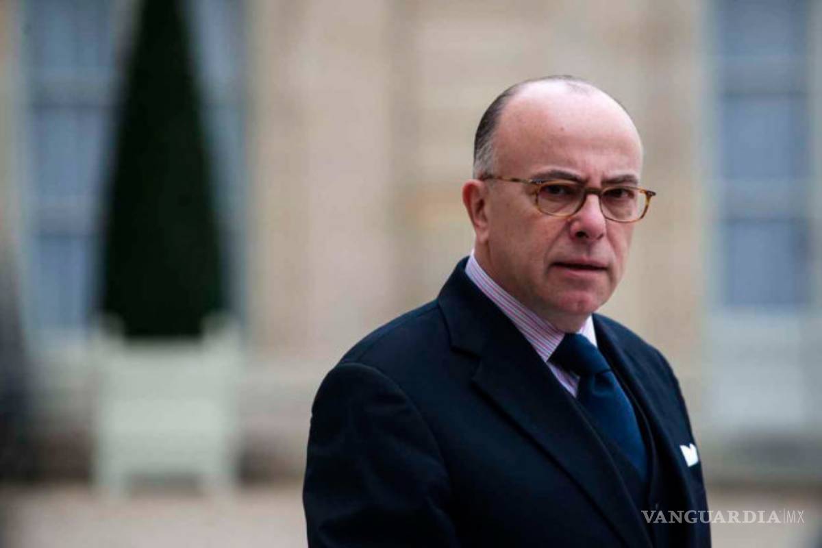 Cazeneuve dice que el ataque del Louvre es &quot;aparentemente&quot; terrorista
