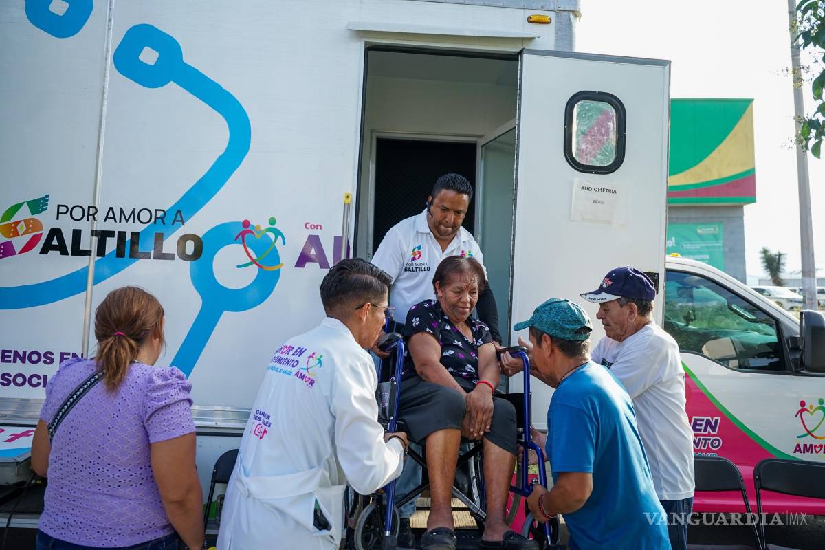 $!Unidad móvil del programa “Amor en Movimiento” recorrió colonias y ejidos de Saltillo para acercar los servicios a quienes más los necesitan.