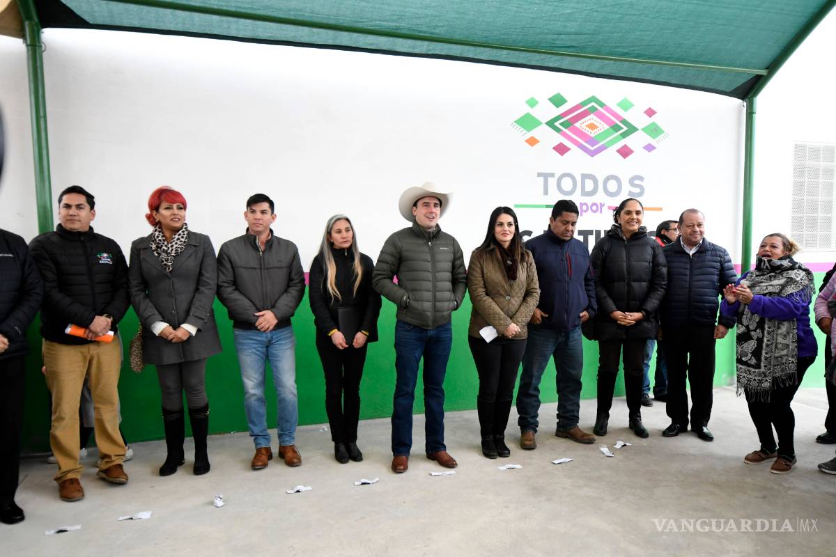 Inaugura Manolo centro comunitario en la Saltillo 2000