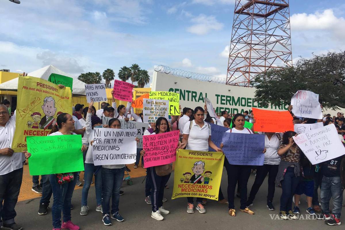 Demandan padres medicinas para tratamiento contra el cáncer
