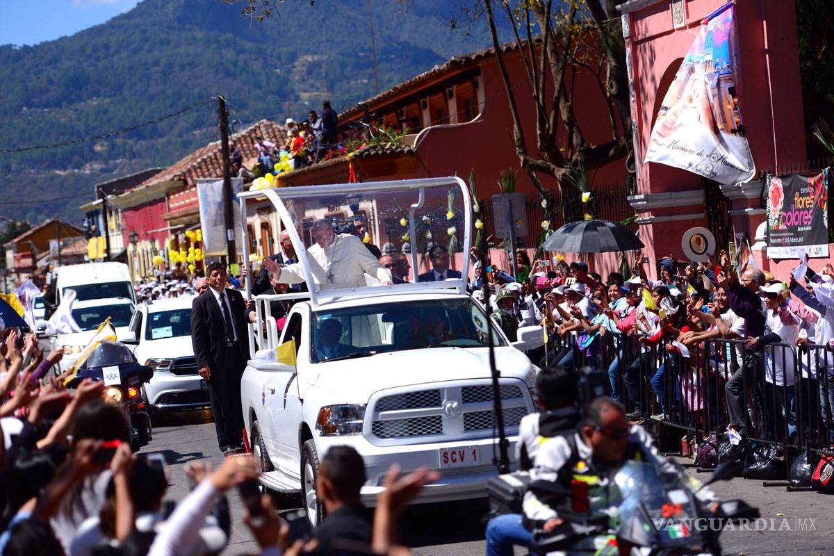 El papa Francisco recibió a divorciados que volvieron a casarse y madres solteras
