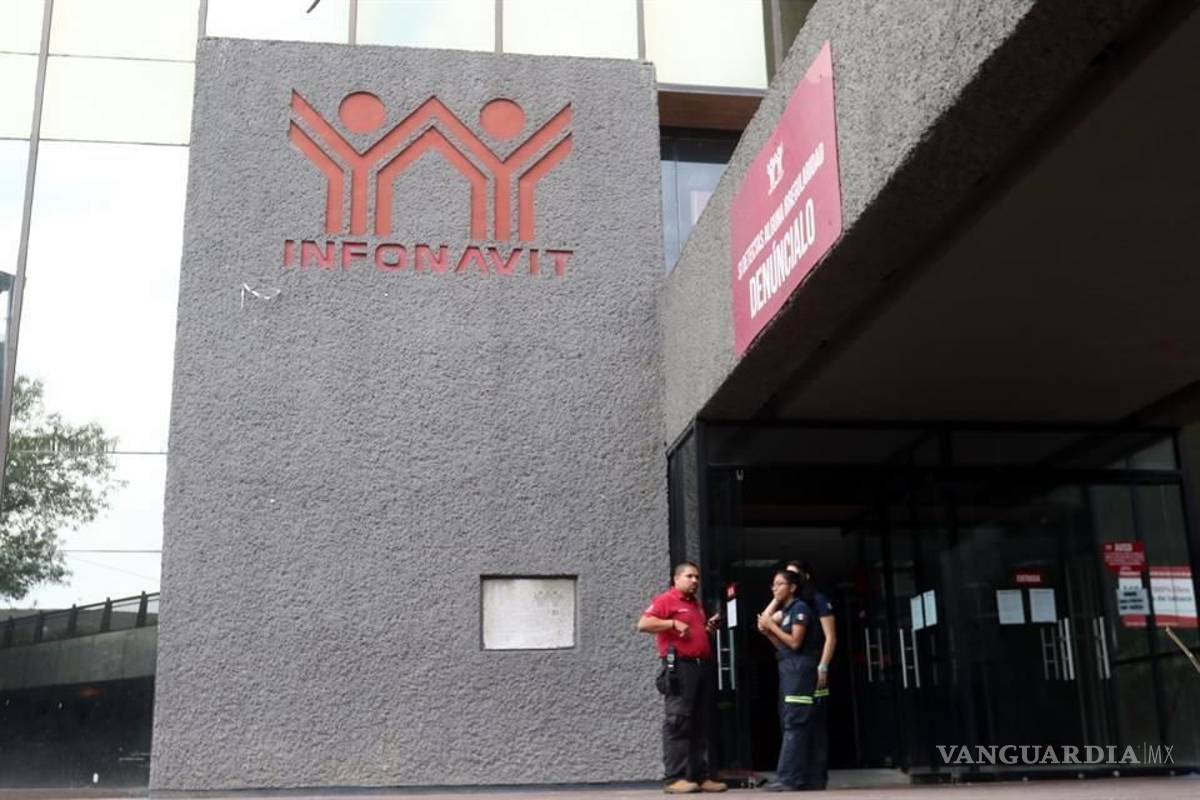 Infonavit 'sugiere' a sus empleados comprar boletos de rifa de avión