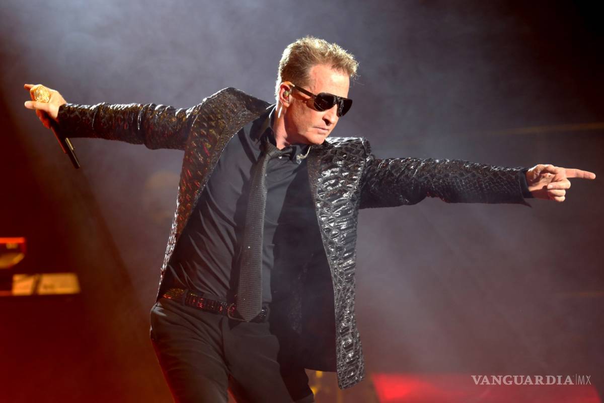 Emociona Emmanuel al público con la grabación de su MTV Unplugged