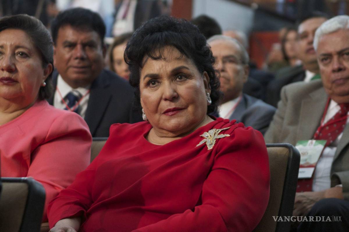 $!4 de marzo de 2015. Carmen Salinas, candidata del PRI a diputada federal por la vía plurinominal, estuvo presente en los festejos por el 86 Aniversario del PRI. Cuartoscuro/Iván Stephens