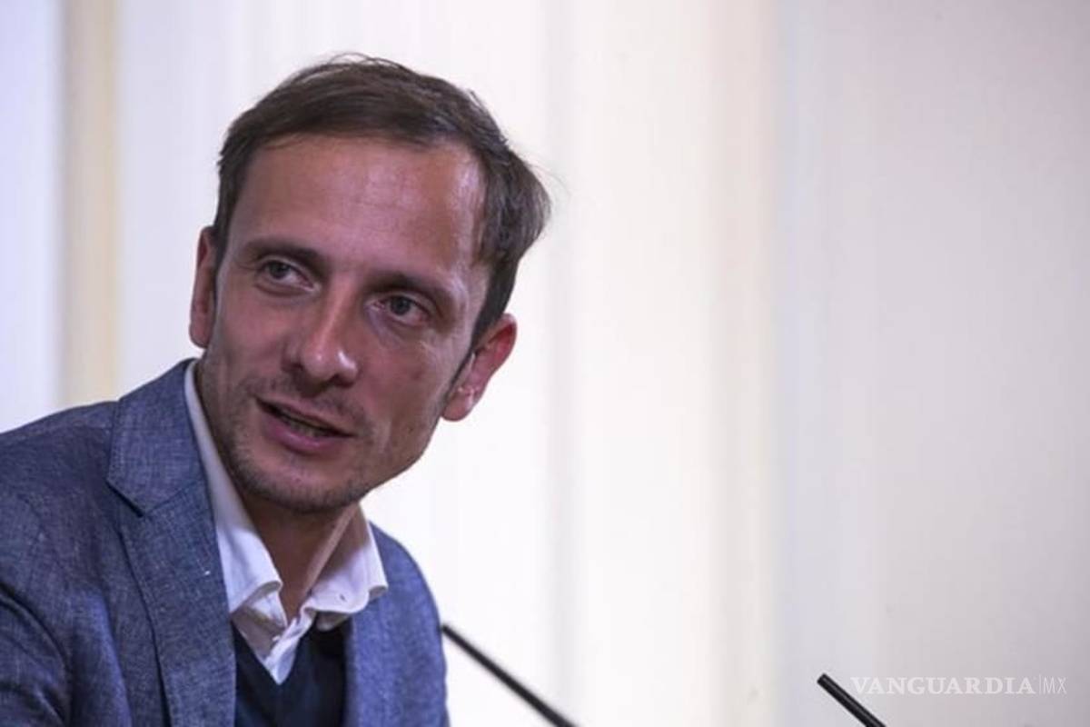 Hospitalizan por varicela a político italiano ¡antivacunas!