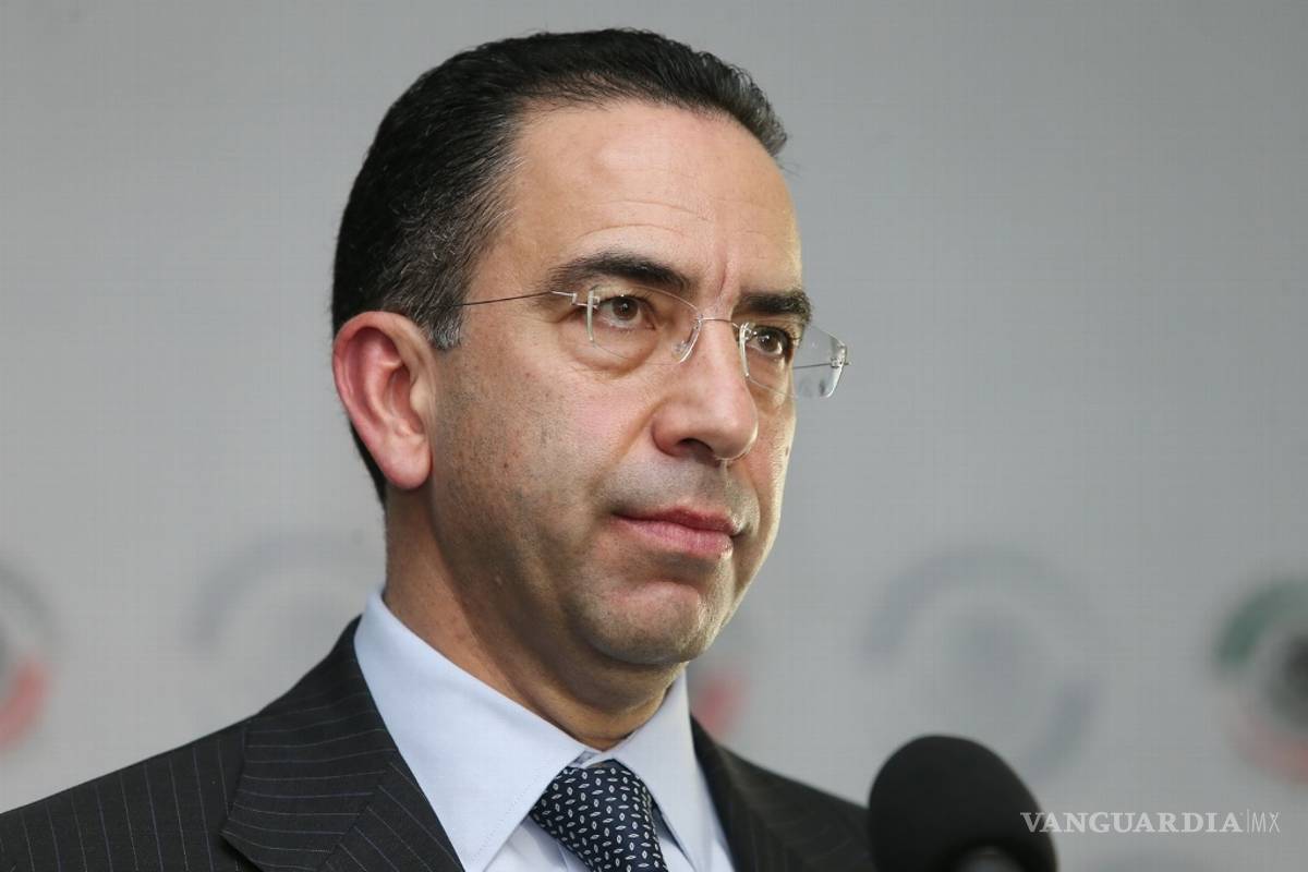 Nunca hemos tenido un candidato presidencial acusado de “lavado’”, acusa Javier Lozano