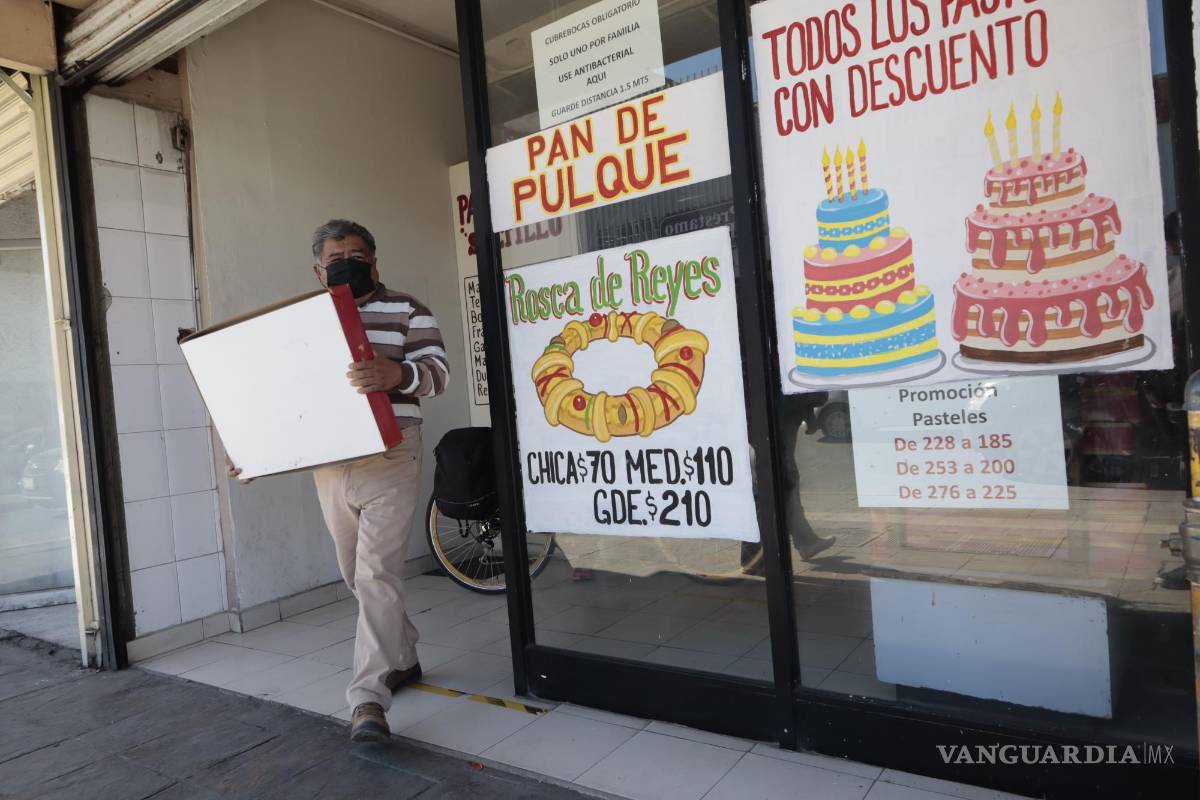 $!Panaderías de Saltillo se llenan de magia con la venta de la rosca de reyes