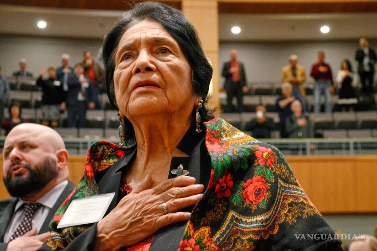 $!Dolores Huerta, la activista social mexicoamericana que formó un sindicato de trabajadores agrícolas junto a César Chávez en Santa Fe, el 27 de febrero de 2019.