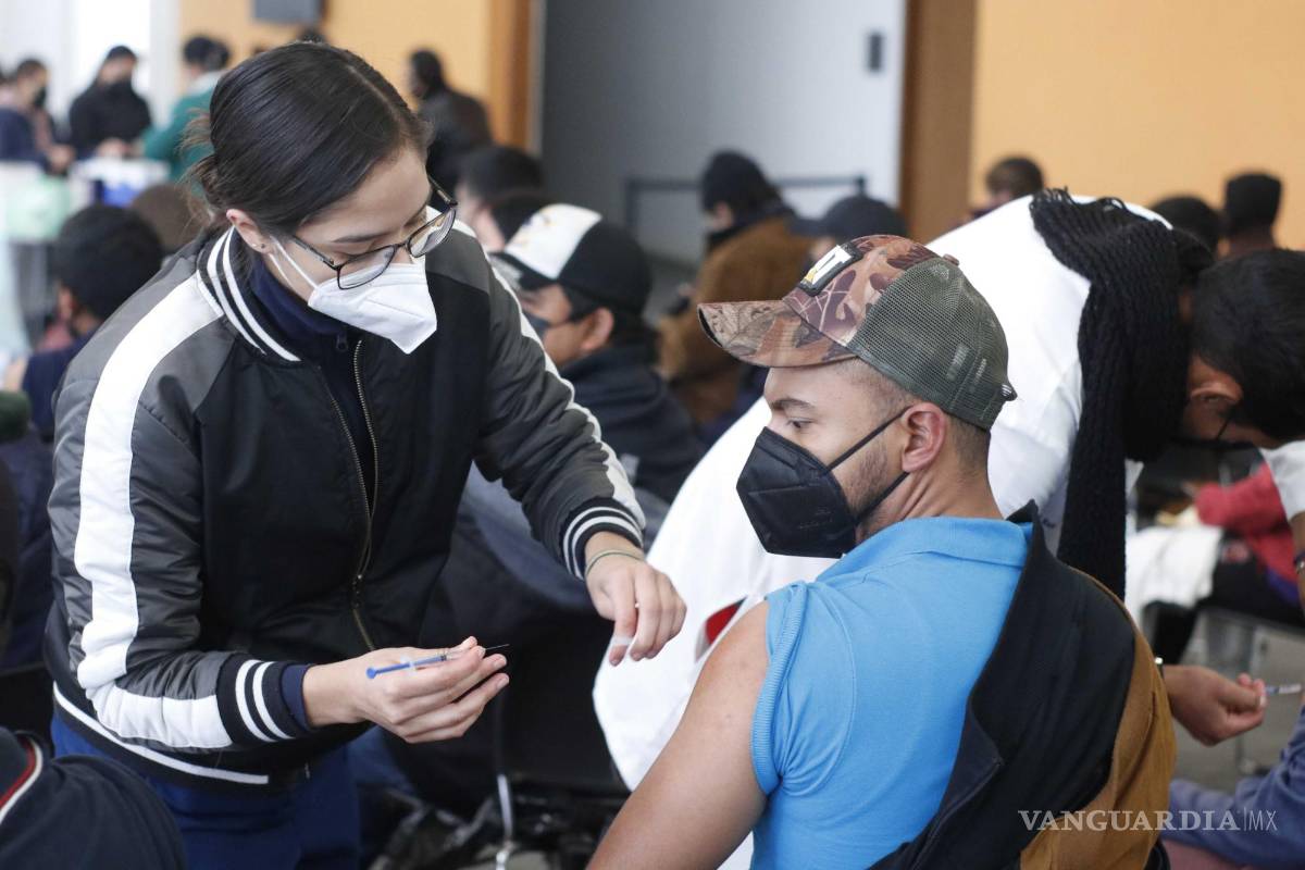 Aplicarán refuerzo a mayores de 40 desde este miércoles; mañana habrá vacunación a rezagados en Saltillo