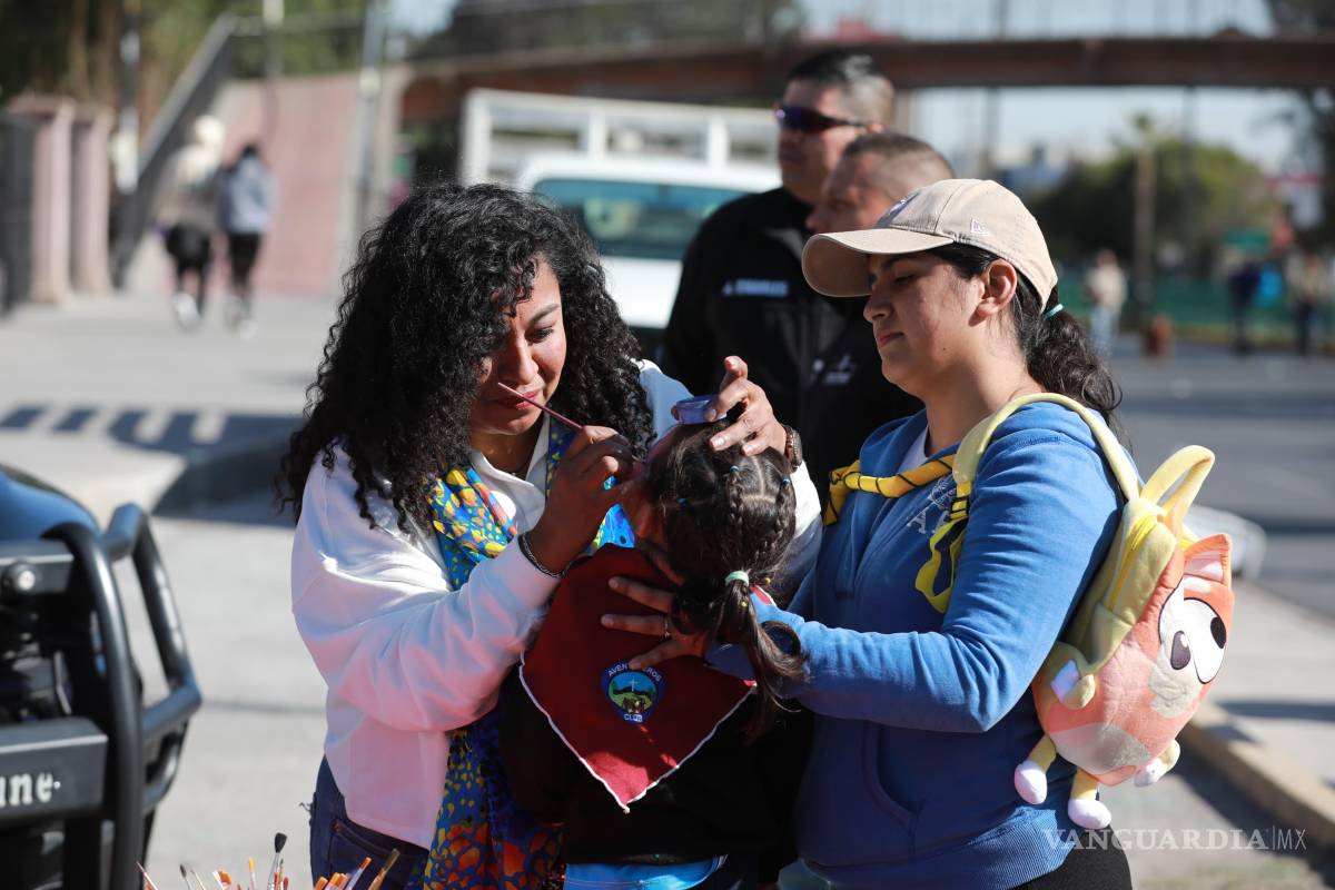 $!Niñas y niños participaron en actividades organizadas por la Policía Cibernética, como pintacaritas, promoviendo la cercanía con la comunidad.