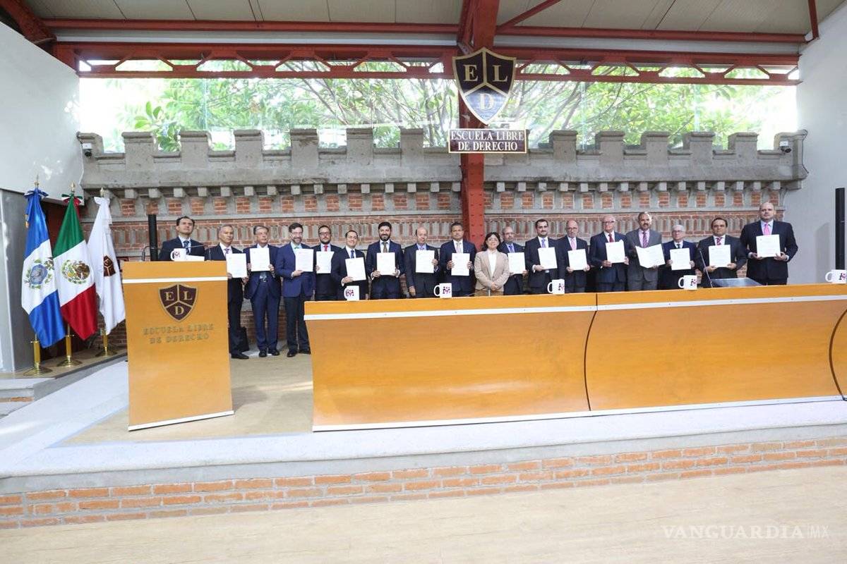 Presentan, sin mujeres, el #nosinmujeres