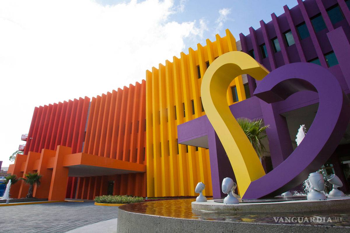 'No descarto un acuerdo para usar centros Teletón para atender más personas': AMLO