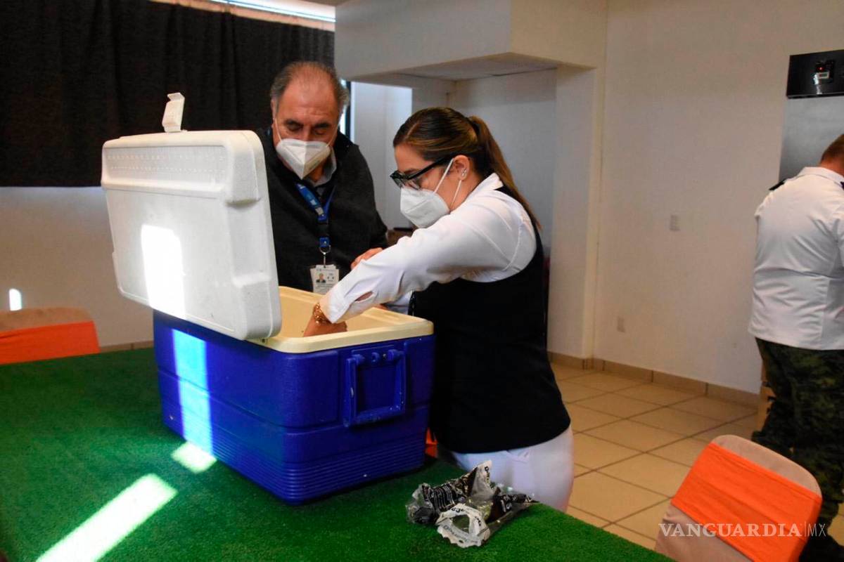 Aun no hay vacunas antiCOVID para la población en general: Alfredo Paredes