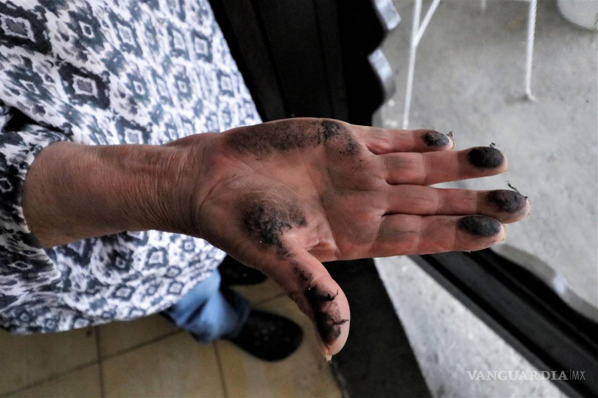 Persiste contaminación de Tupy en Saltillo; polvo negro invade muebles, coches y cocinas