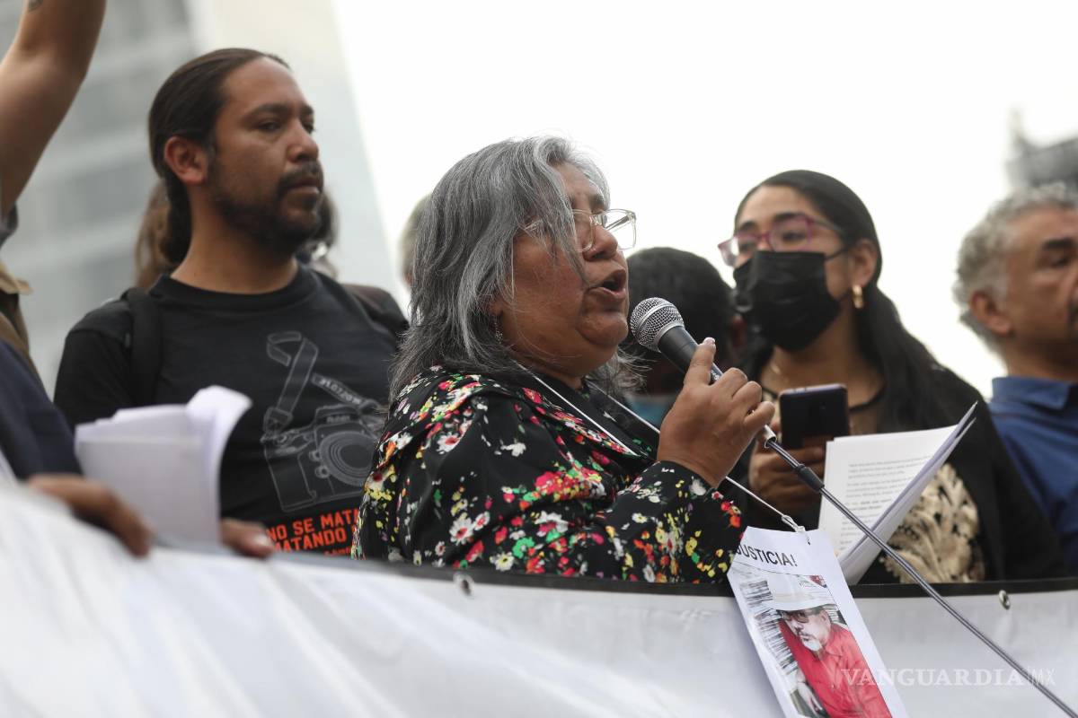 $!Griselda Triana, viuda del periodista Javier Valdez, habla durante una protesta contra el asesinato de periodistas.