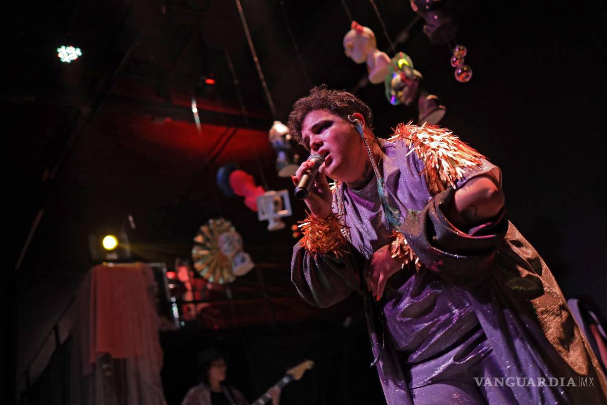$!Con voces locales, bailarines y una sirena drag, así se vivió el concierto de Rob Dyeet en Foro Amapola