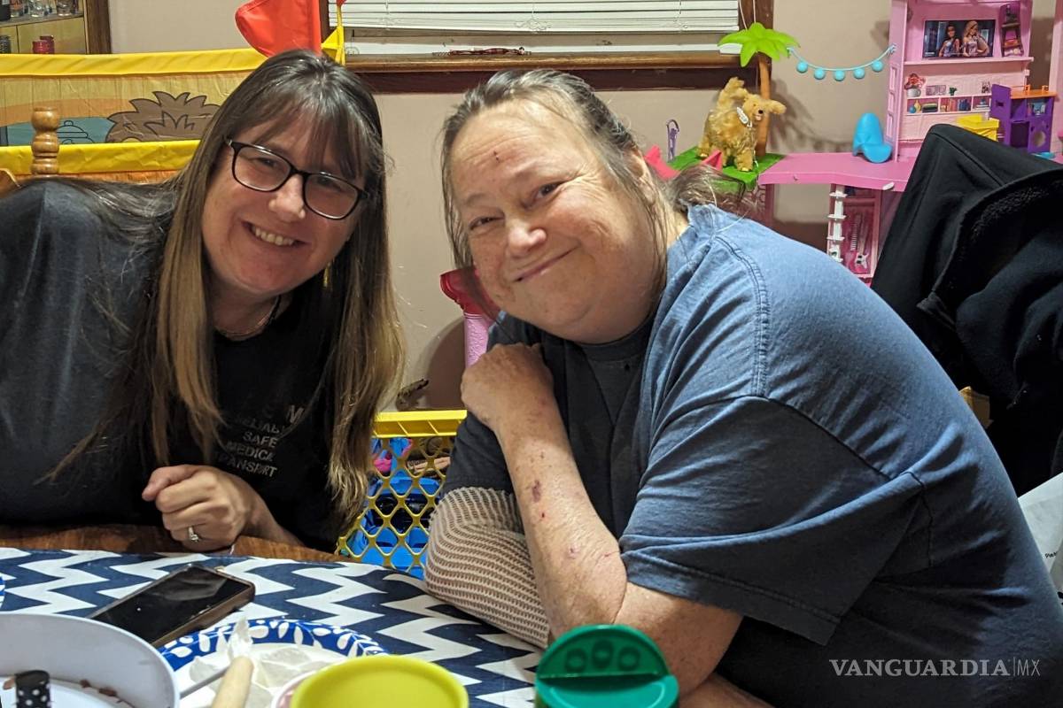 $!Esta foto familiar muestra a Lisa Pisano, a la derecha, y su hija, Brittany Harvill.