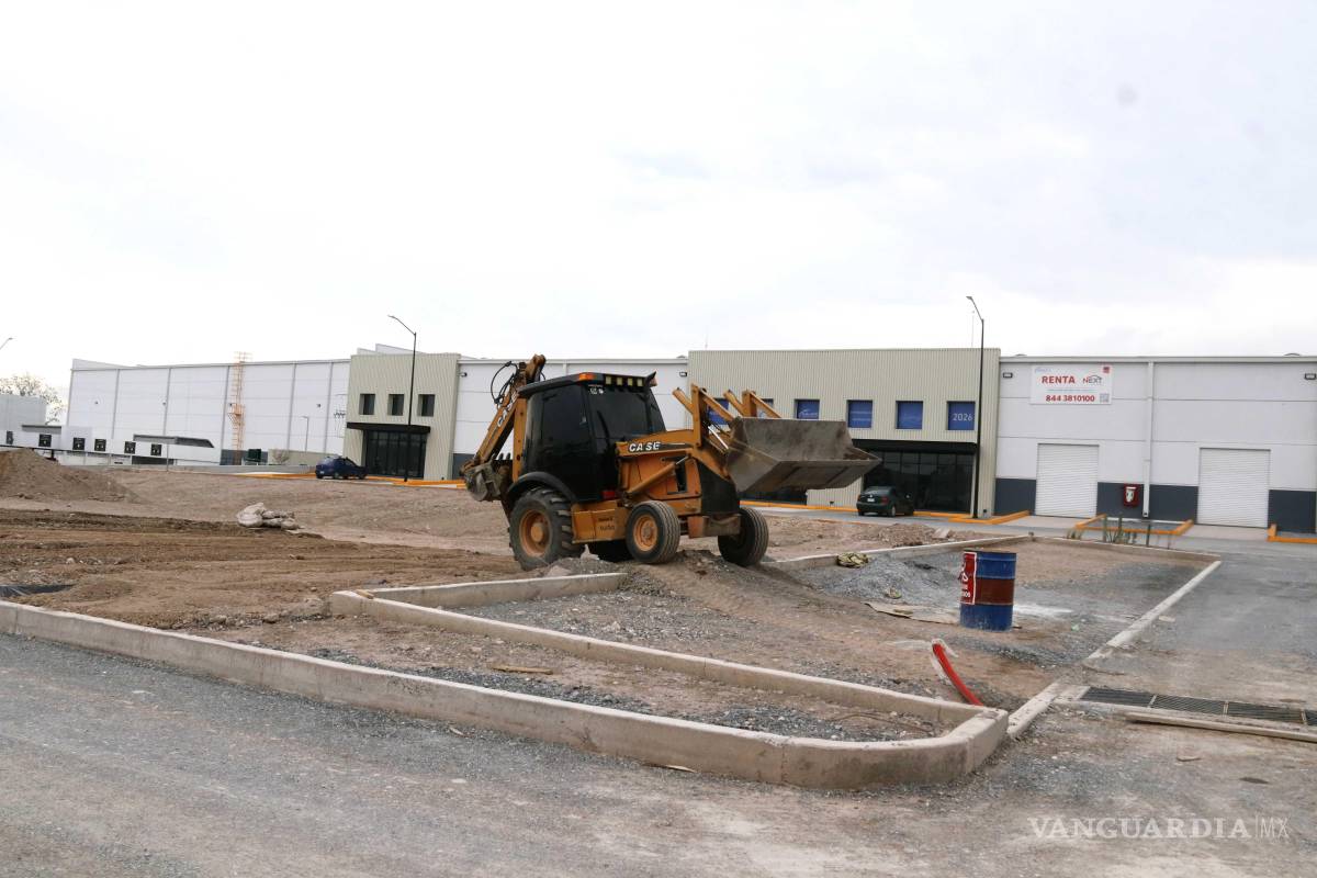 $!Ya se observan las primeras bodegas y espacios de estacionamiento en el sitio.