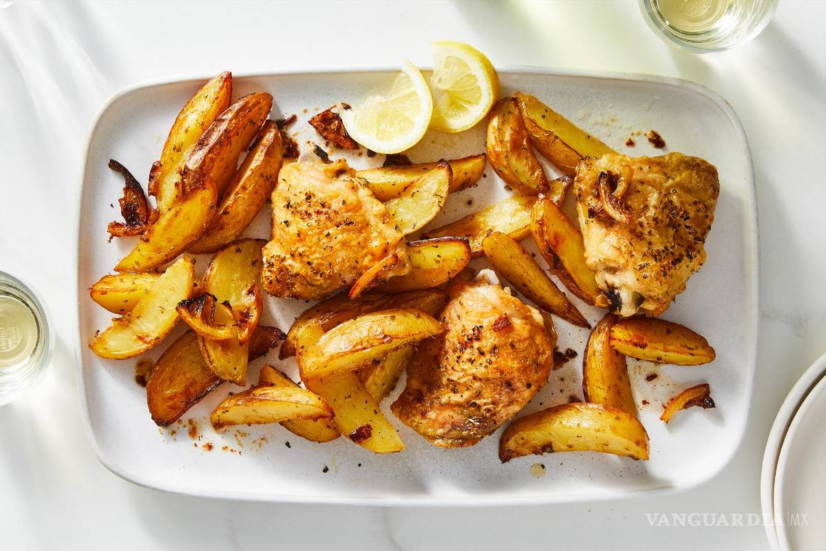 Deliciosa y fácil receta de pollo al limón con papas y orégano