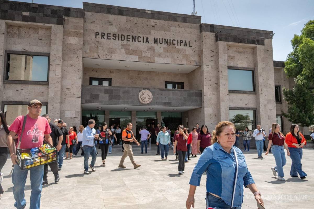 $!Fueron evacuadas aproximadamente 150 personas en 3 minutos con 13 segundos.