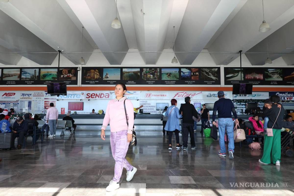 $!Familias, estudiantes y turistas confluyen en la Central de Autobuses, donde la variedad de destinos refleja las múltiples historias detrás de cada viaje.