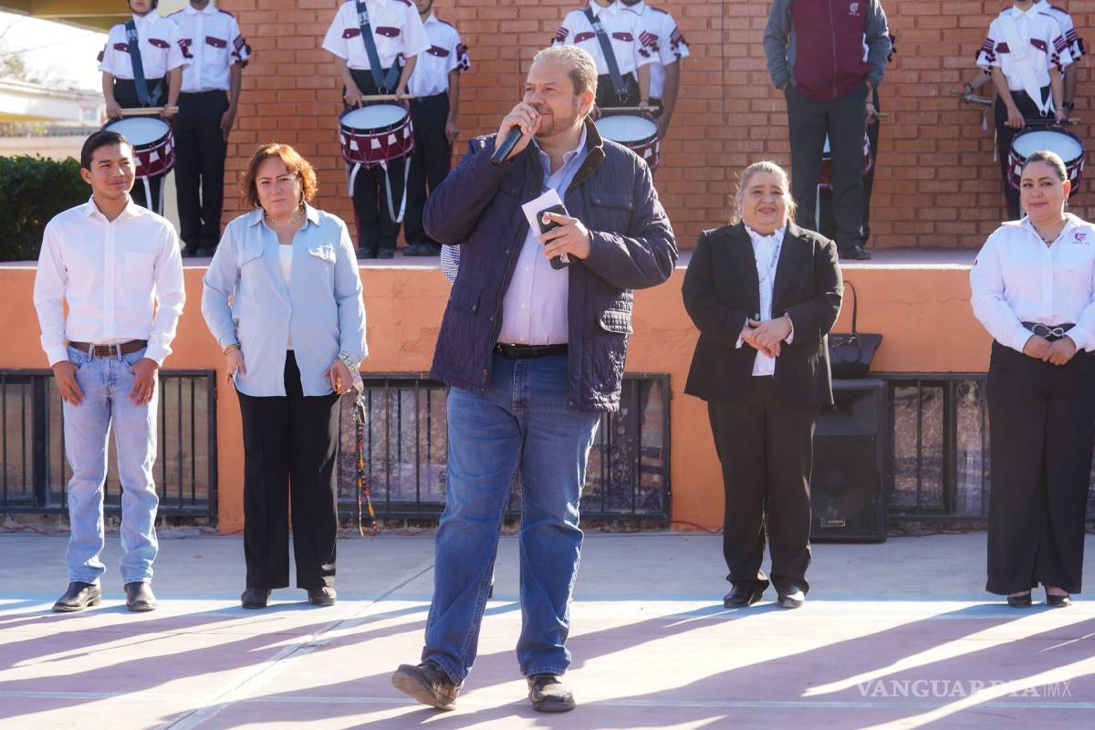 $!El Alcalde reiteró su apoyo a la mejora de la infraestructura educativa y anunció la inclusión de la institución en nuevos programas municipales.