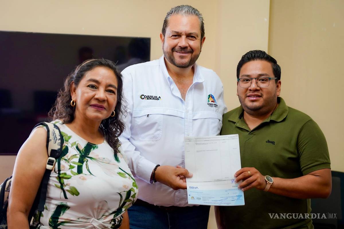 $!Entrenadores supervisan actividades de softbol y béisbol en escuelas deportivas locales.