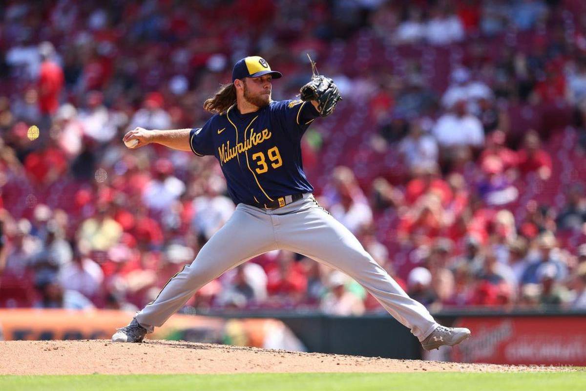 Corbin Burnes ganó el premio Cy Young de la Liga Nacional