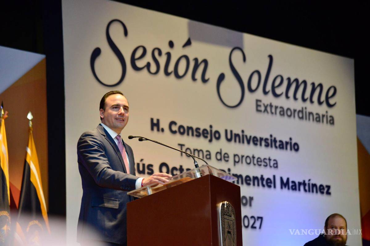 $!El gobernador Manolo Jiménez estuvo presente en la toma de protesta de Octavio Pimentel.