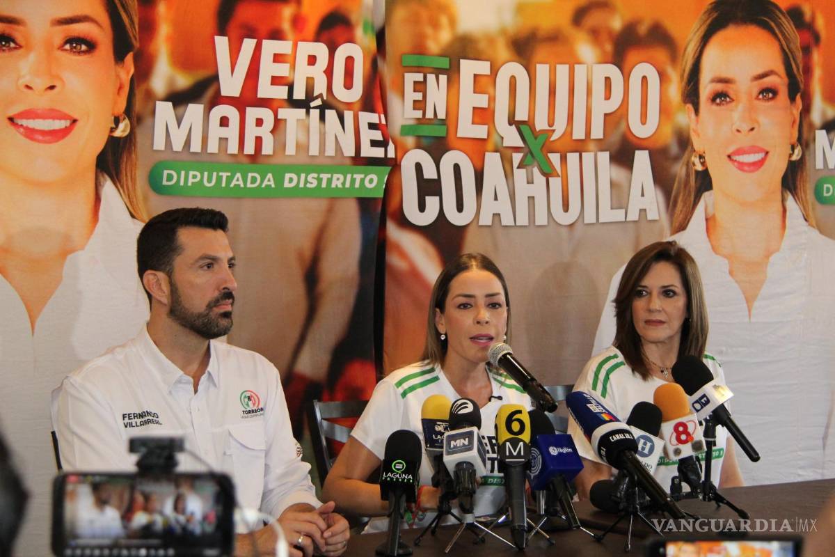 $!La candidata al Distrito 9 presentó un balance de su campaña acompañada por integrantes de su fórmula y dirigentes partidistas.