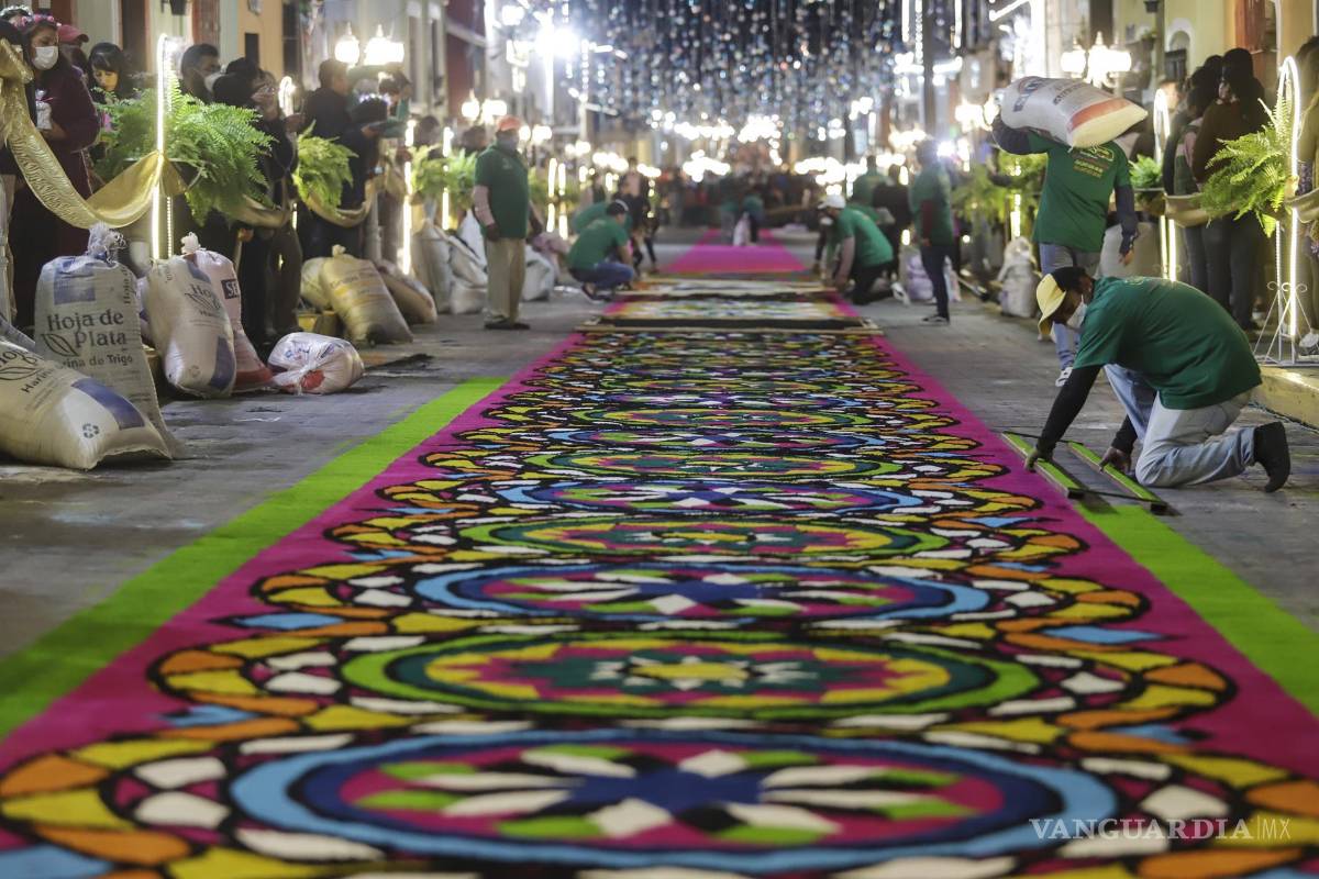 $!En honor a la Virgen de la Caridad del 14 y 15 de agosto, se realizó estaa fiesta multicolor.