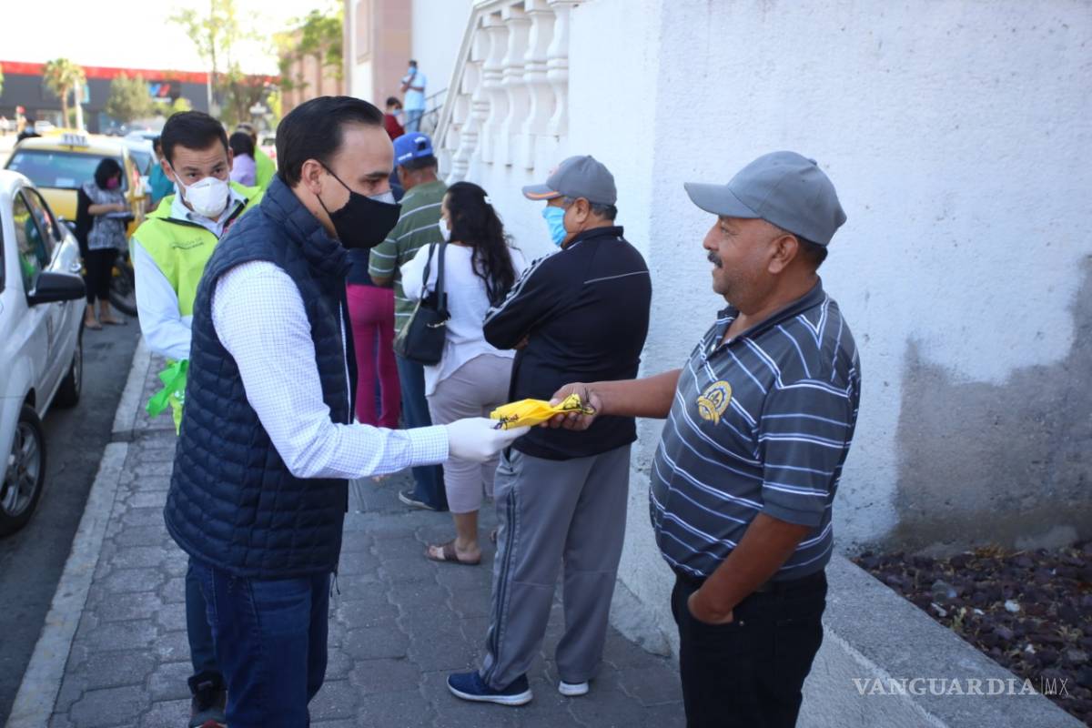 Reparte el Municipio de Saltillo 170 mil cubrebocas a ciudadanos