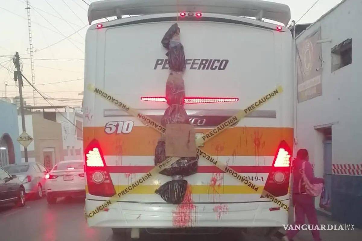 $!El IMMUS retiró de circulación la unidad 510 de la ruta Periférico por su decoración durante Halloween, apegándose a los artículos 82 y 187 del Reglamento de Tránsito de Saltillo.