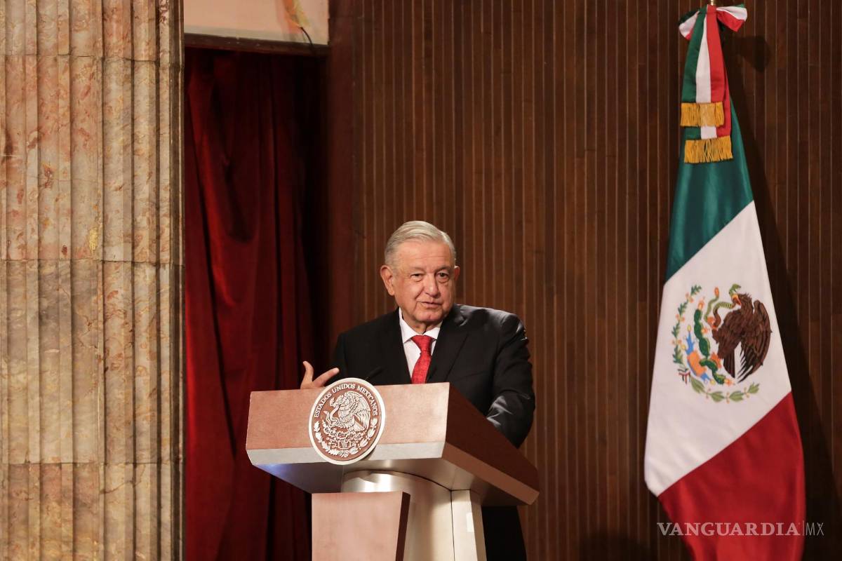 Defiende AMLO cambios a la Constitución en su 105 aniversario