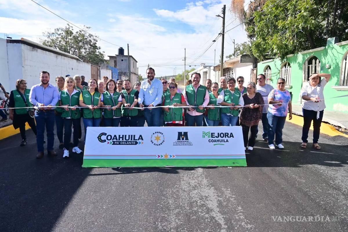 $!En la colonia Loma Linda inició la pavimentación de la calle Manuel Ávila Camacho.