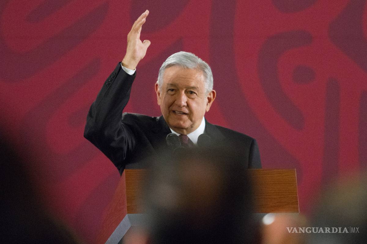 Gasolina no subirá de precio pese a alza del petróleo, afirma AMLO