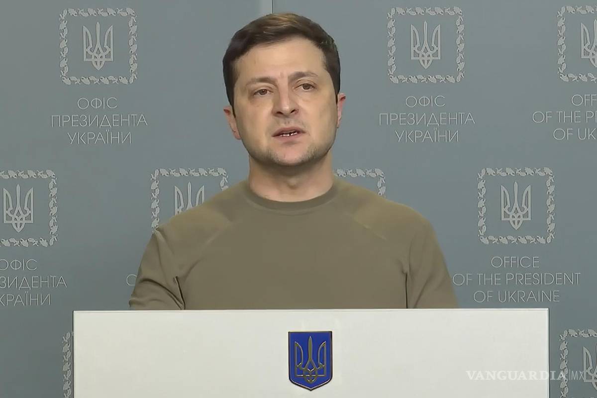 $!El presidente del país, Volodymyr Zelenskyy, se dirige al país desde Kiev el 24 de febrero de 2022, en el primer día de la invasión rusa.