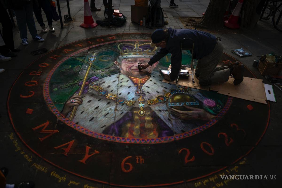 Así inicia el reinado del Carlos III tras una larga espera para ser el monarca británico (fotos)