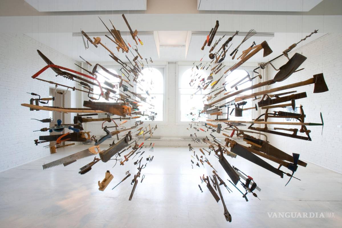 $!“Controlador del universo”, 2007. La obra de de Damián Ortega se mueve entre la tecnología y la sátira social.