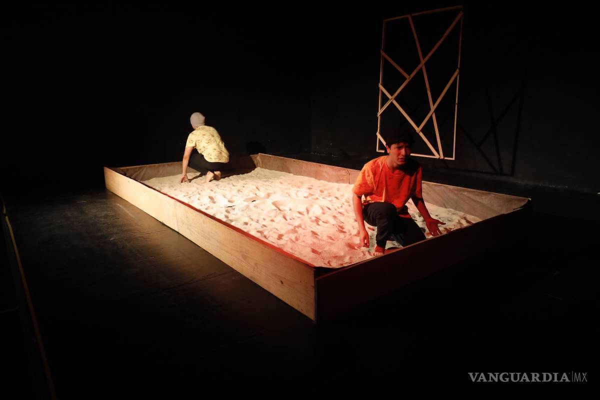 $!‘Los gatos me vieron huir’ inicia funciones de Artes Escénicas en la Escuela en Saltillo