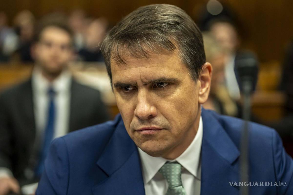 $!Todd Blanche, abogado del expresidente estadounidense Donald Trump, sentado junto a su cliente (no en la imagen) en en el tribunal penal de Manhattan.