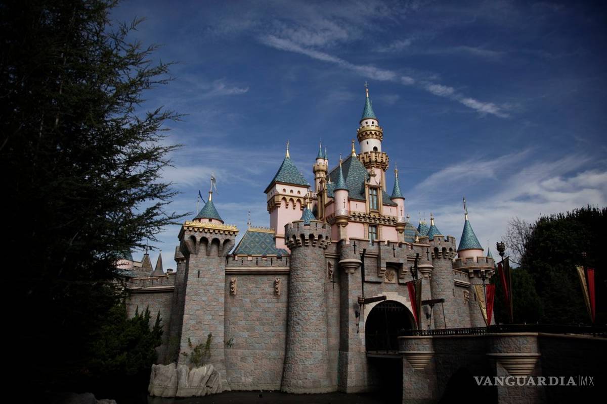 En Disneylandia también hay pobreza; 85% de sus empleados ganan menos de 15 dólares la hora