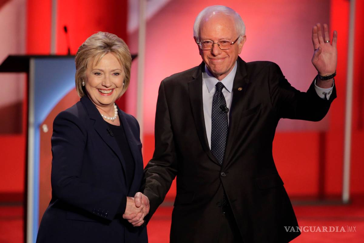 Debaten Clinton y Sanders; coinciden en política para deportaciones