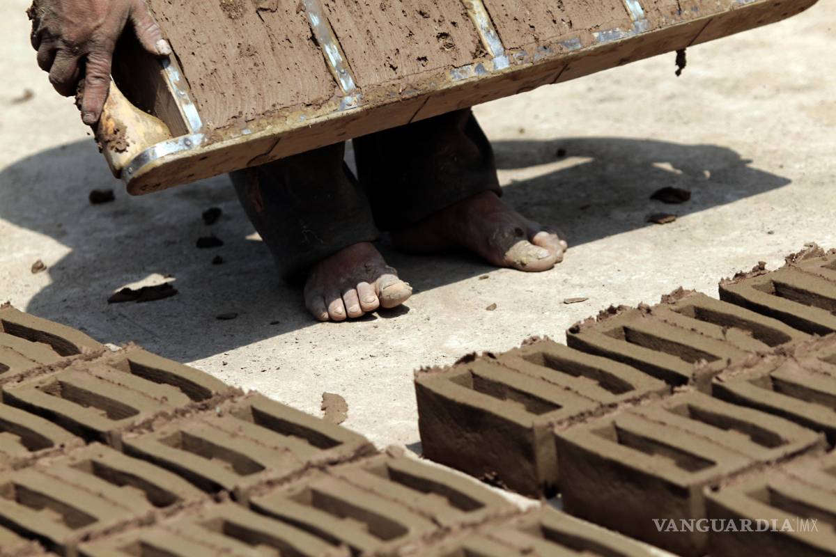 Se desmorona un oficio en Saltillo: el ladrillero
