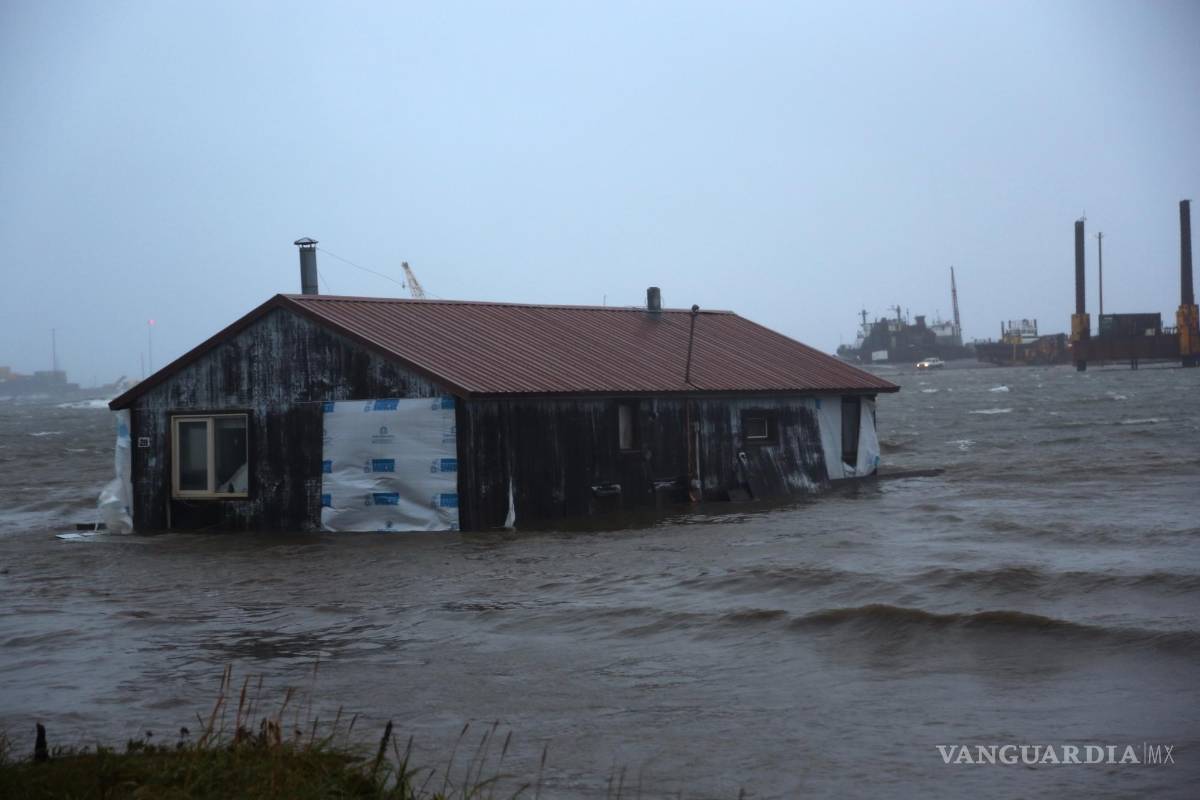 Alaska sufre el embate del tifón Mebok, la peor tormenta en la región en 50 años