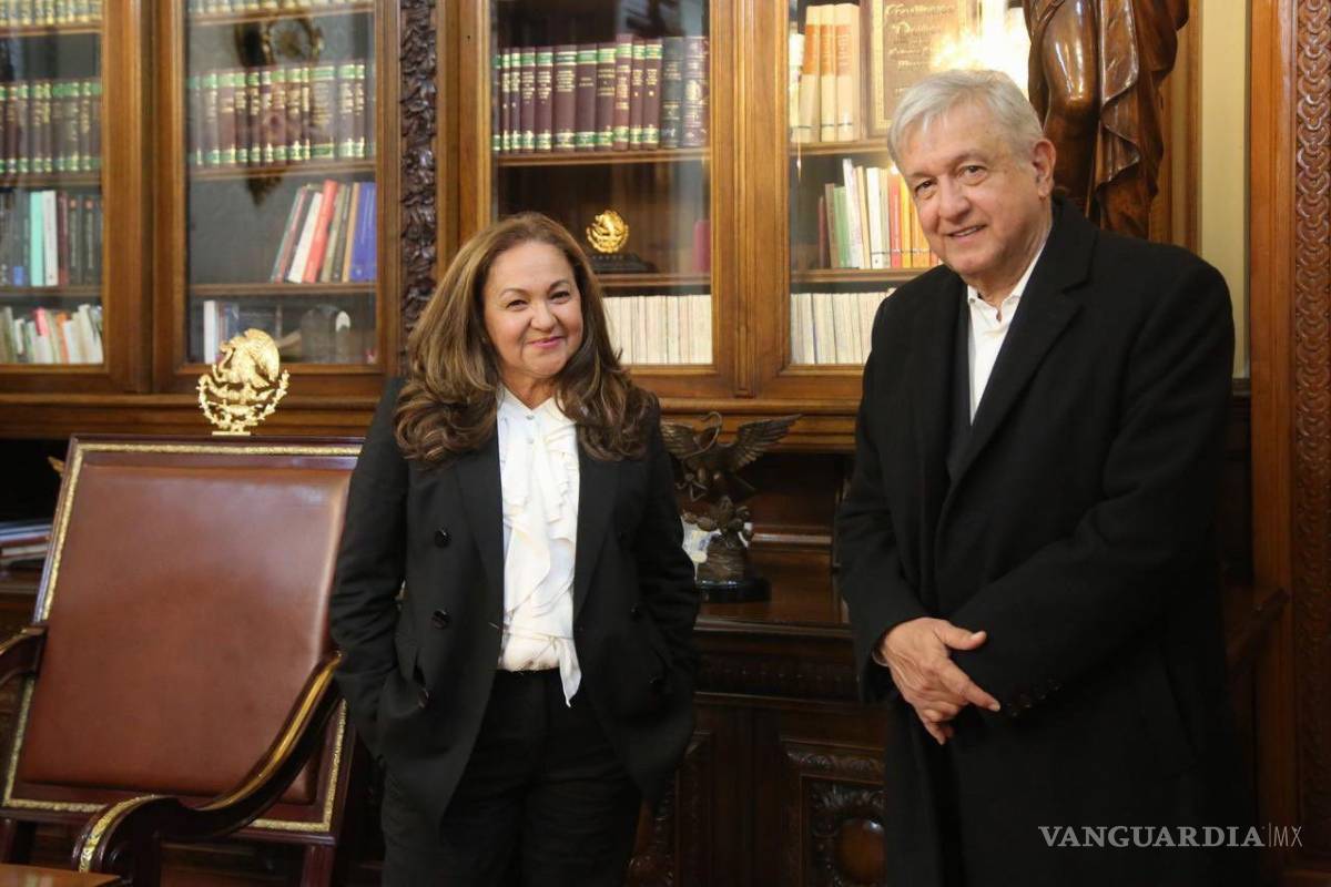$!Sanjuana Martínez ha sido respaldada en público por el presidente López Obrador; inclusive el Mandatario ha dicho que la periodista podría ocupar otro cargo en el gobierno.