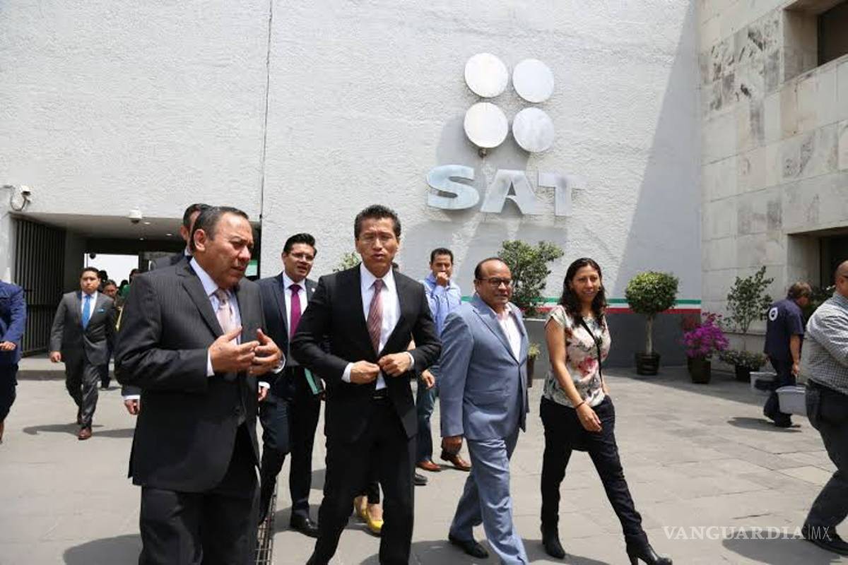 SAT investiga a 296 mexicanos relacionados a Panama Papers