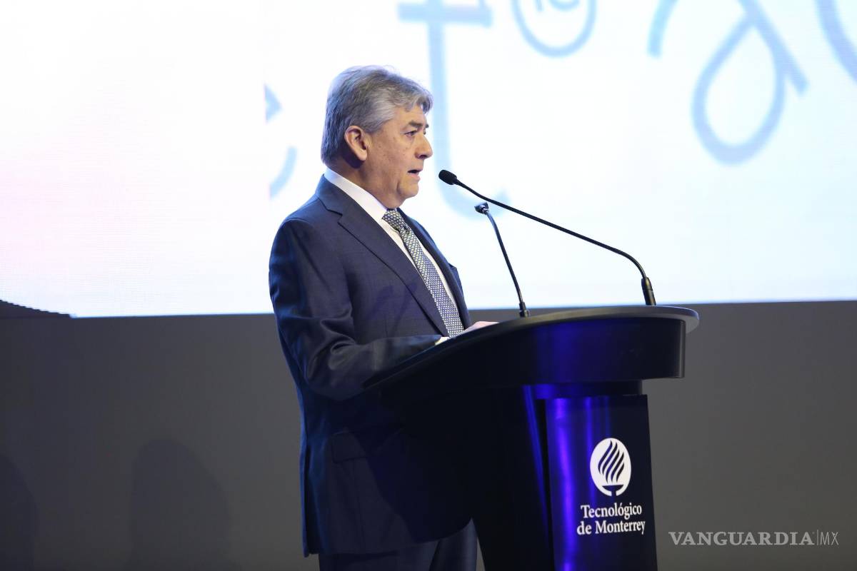 $!En la imagen, José Antonio Fernández Carbajal, presidente ejecutivo y director general de FEMSA. FOTO: RAFAEL BAUTISTA HERNANDEZ