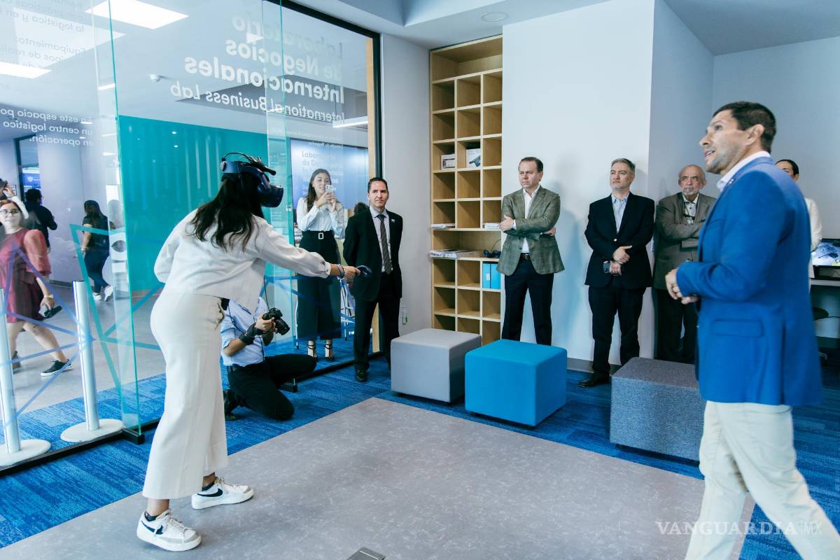 $!Inauguran ‘Hábitat Farmacias Guadalajara para el Futuro de los Negocios’