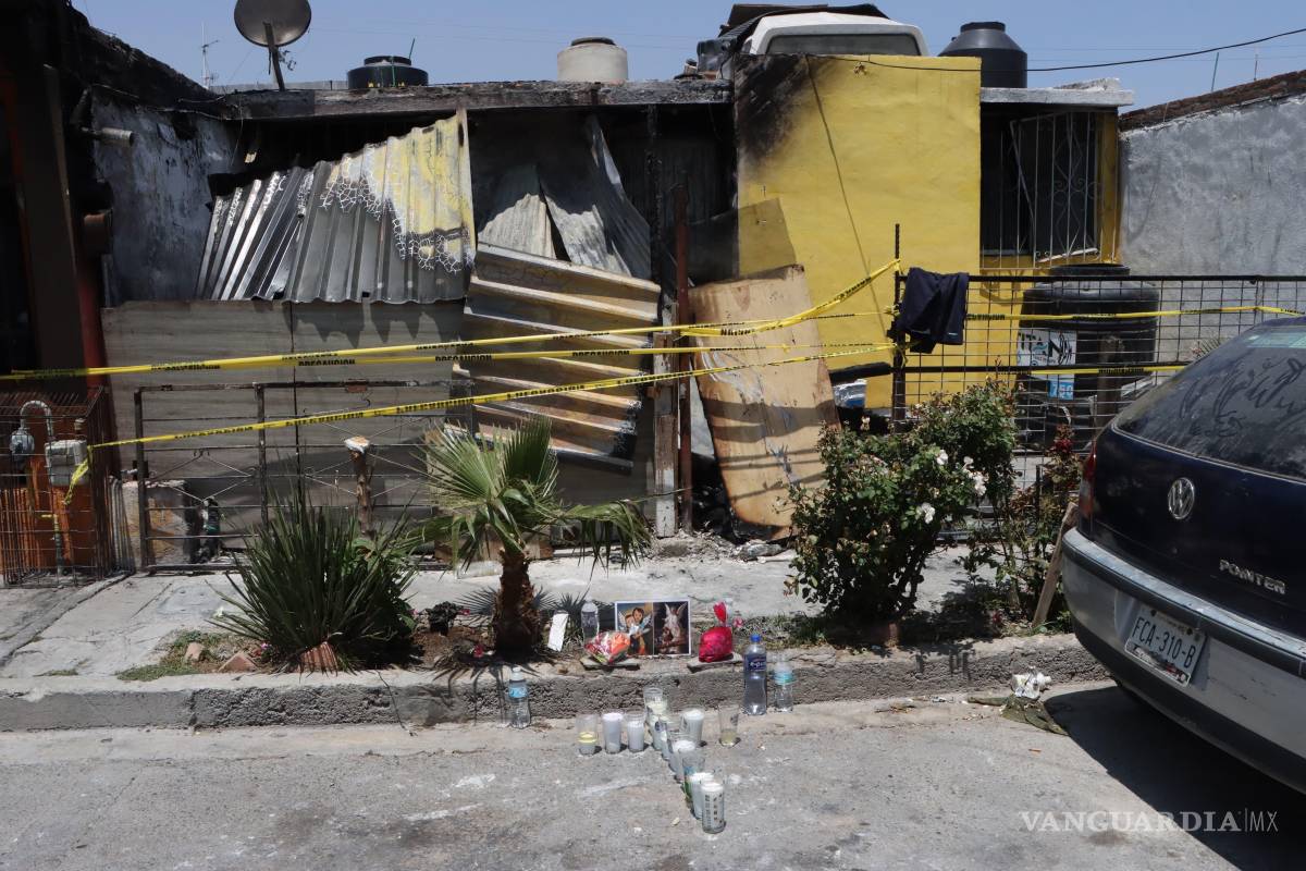 Saltillo: Familiares, amigos y vecinos despiden a los hermanitos fallecidos en incendio de Satélite Norte